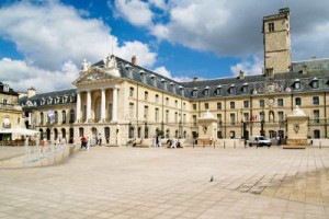 Dijon-stadhuis-plaza